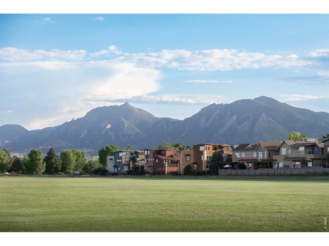 Photo of 2938 Loma Pl