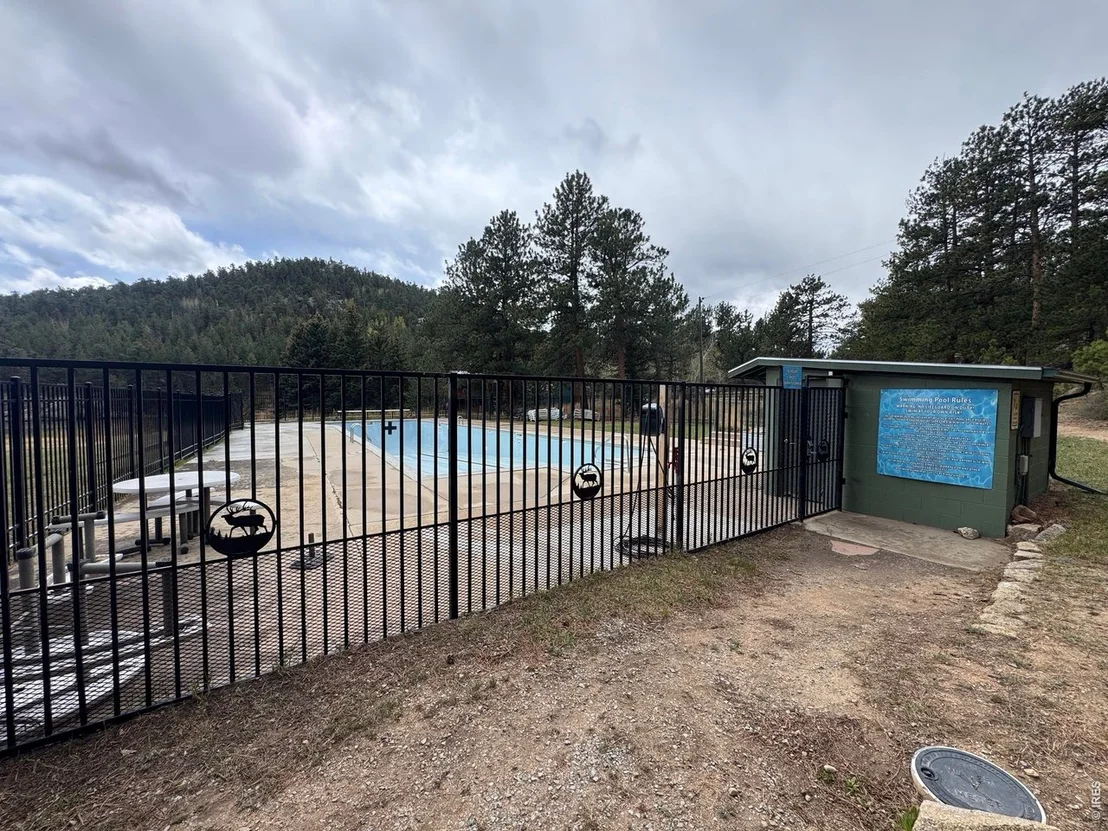 Photo of 527 Hemlock Dr