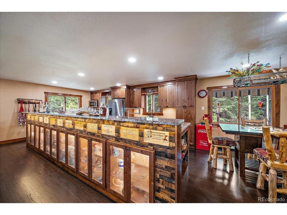Photo of 4253 Fall River Rd