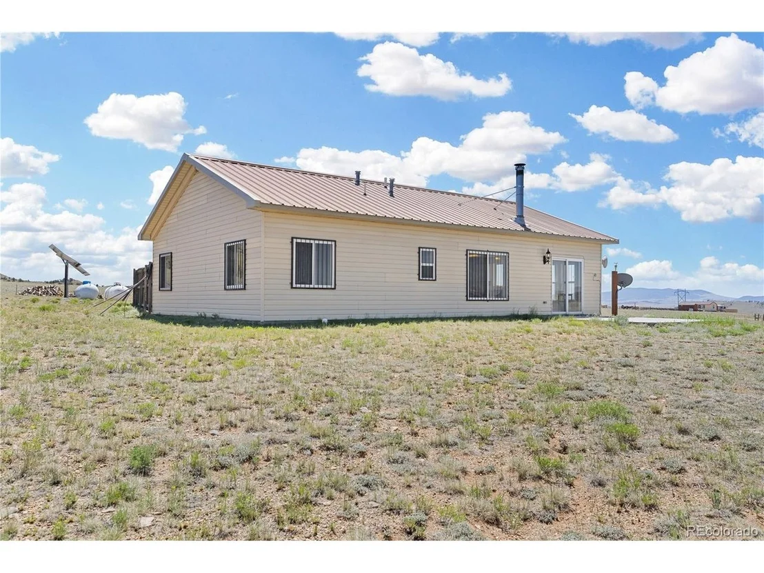 Photo of 1421 Larimer Rd