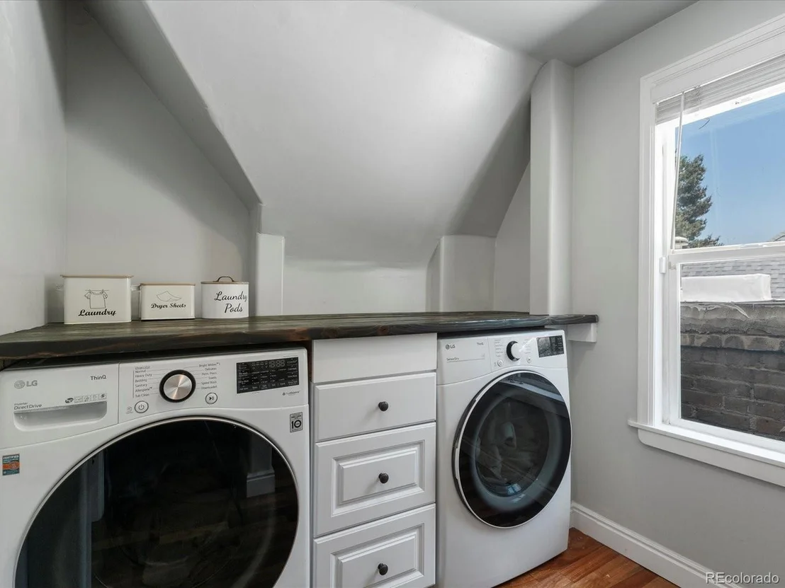 Photo of 176 W Maple Ave