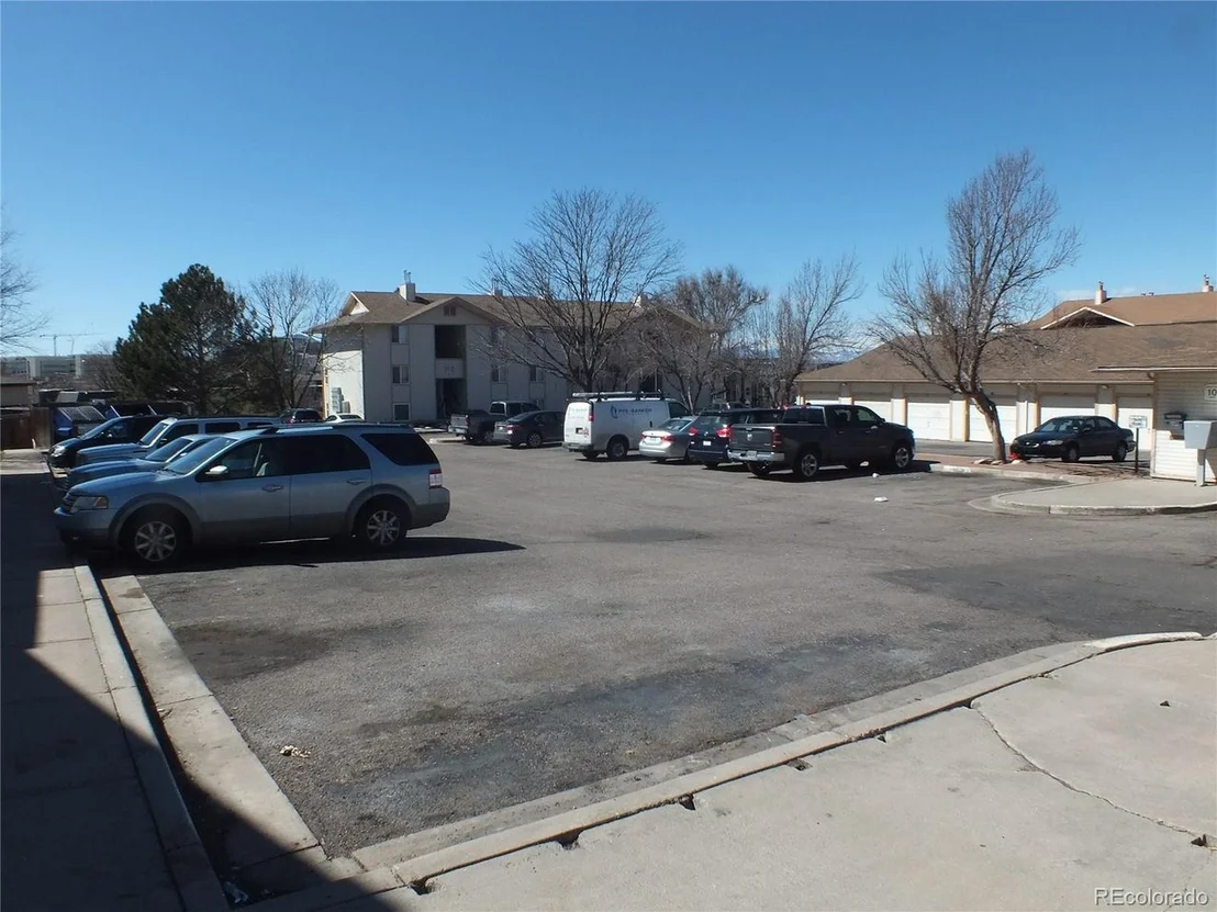 Photo of Unit 1008 at 2201 Sable Blvd