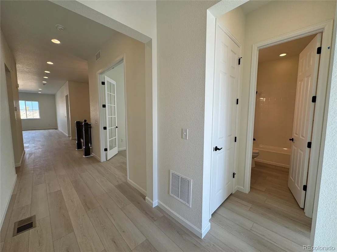 Photo of 1141 Colony Dr