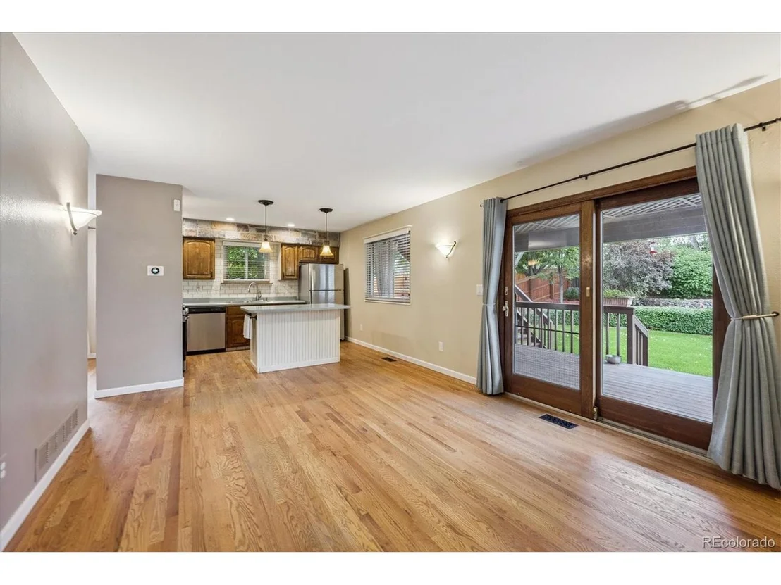 Photo of 6687 Devinney Ct