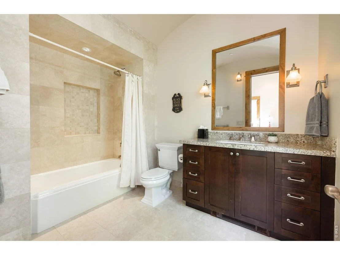 Photo of 4920 Juniper Ln