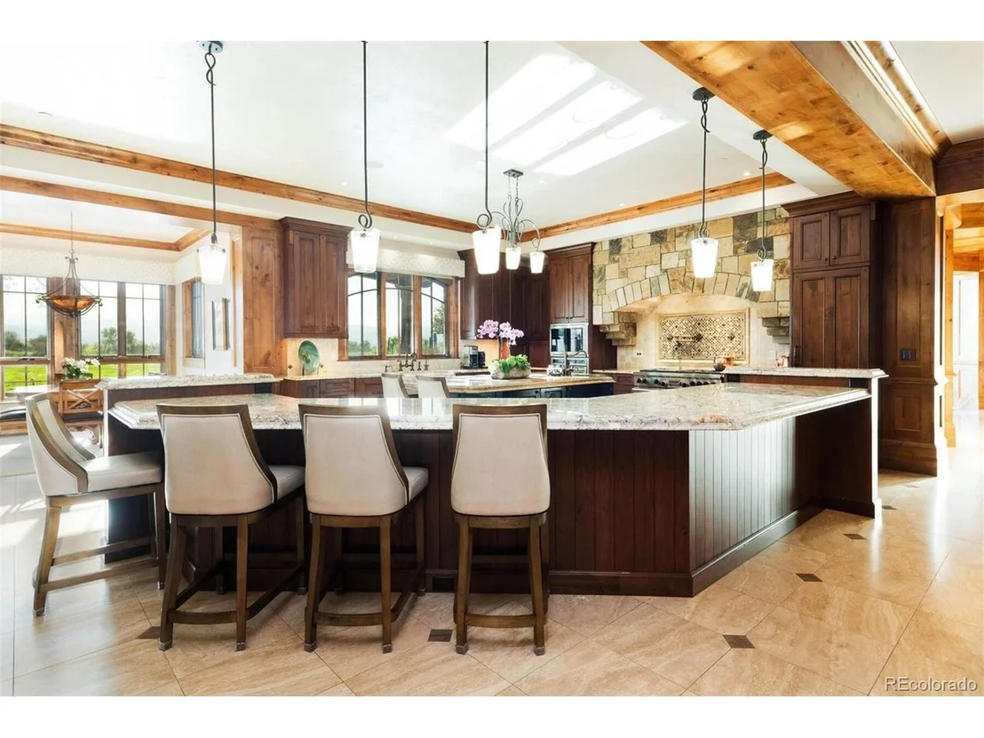 Photo of 8932 Mountain View Ln