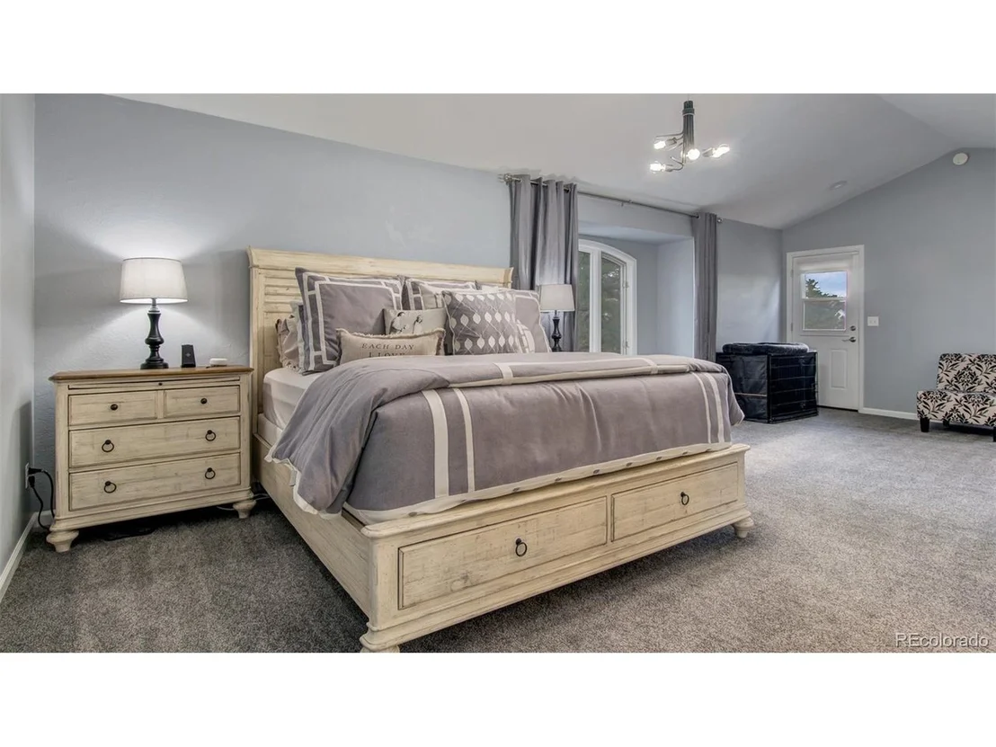Photo of 1494 Deerpath Rd