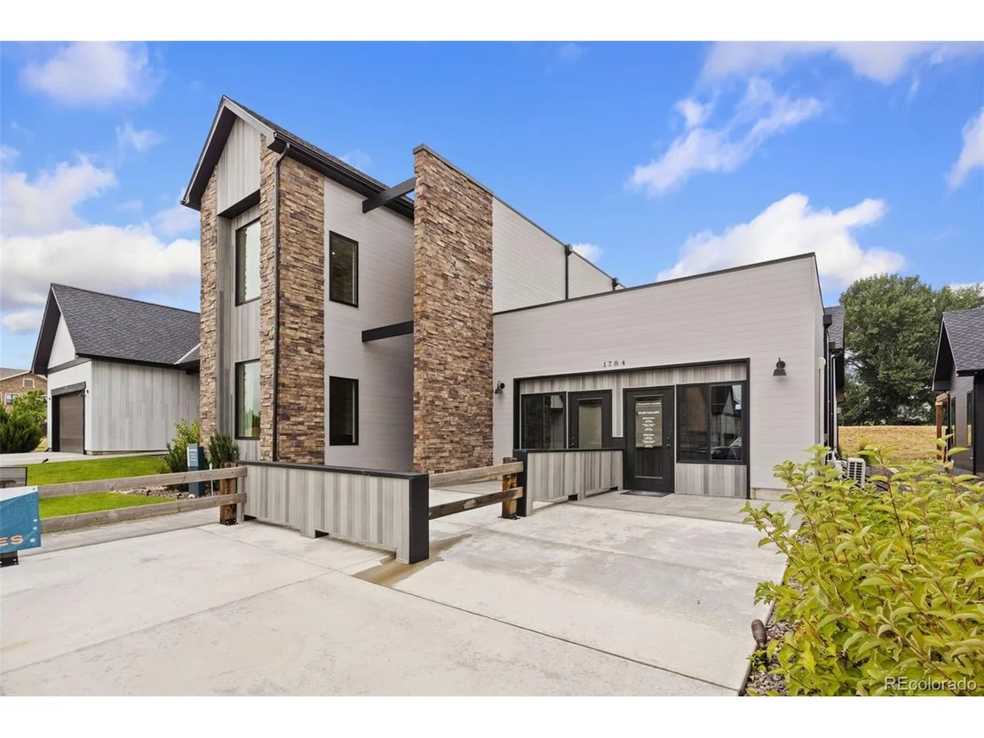 Photo of 1784 Barefoot Dr