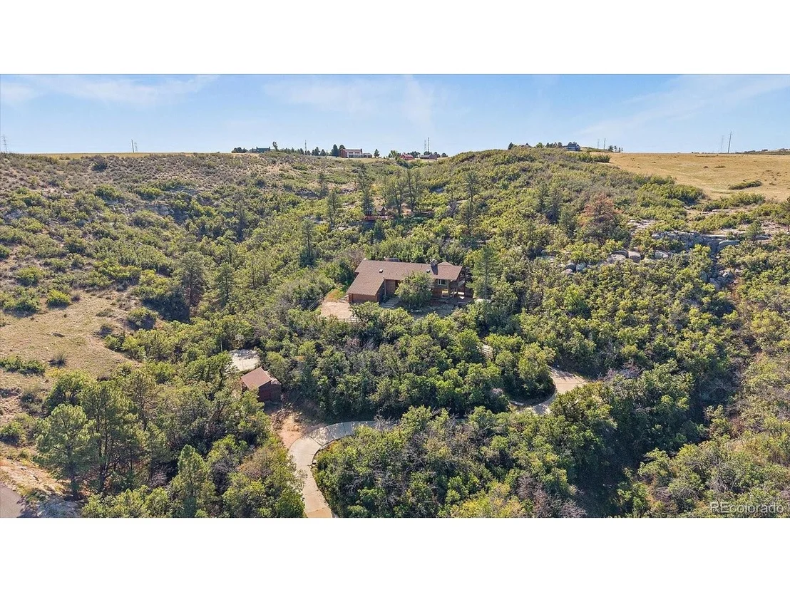 Photo of 560 Valley Rd