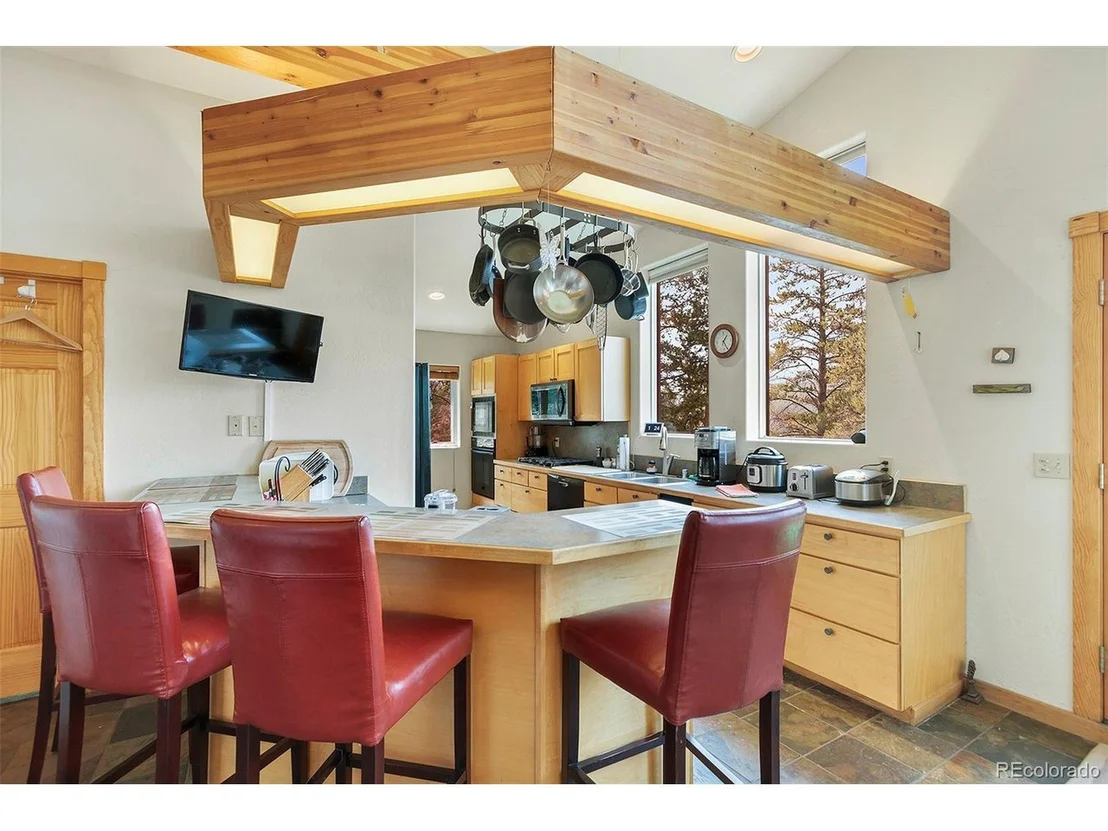 Photo of 212 Fairview Blvd