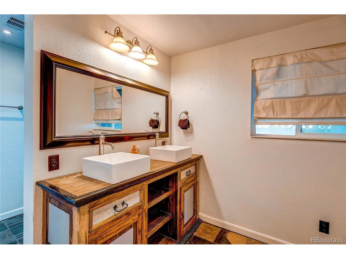 Photo of 13678 Omega Cir