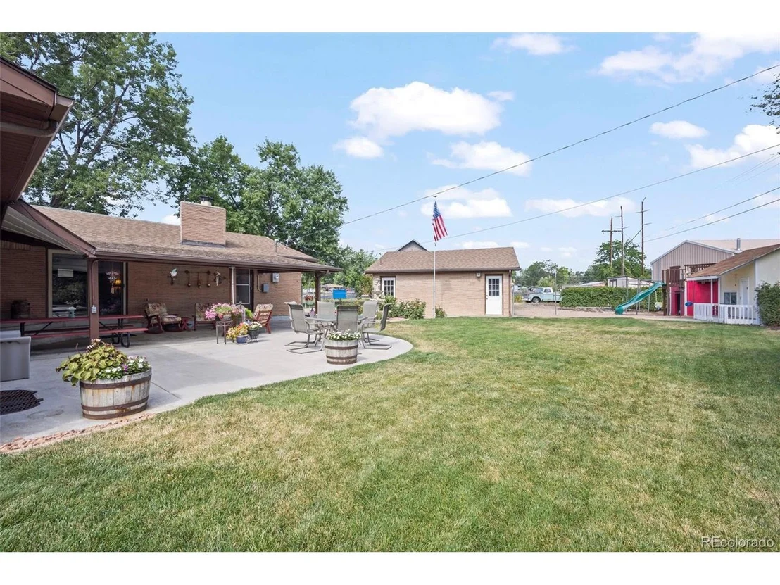 Photo of 1469 Douglas Dr