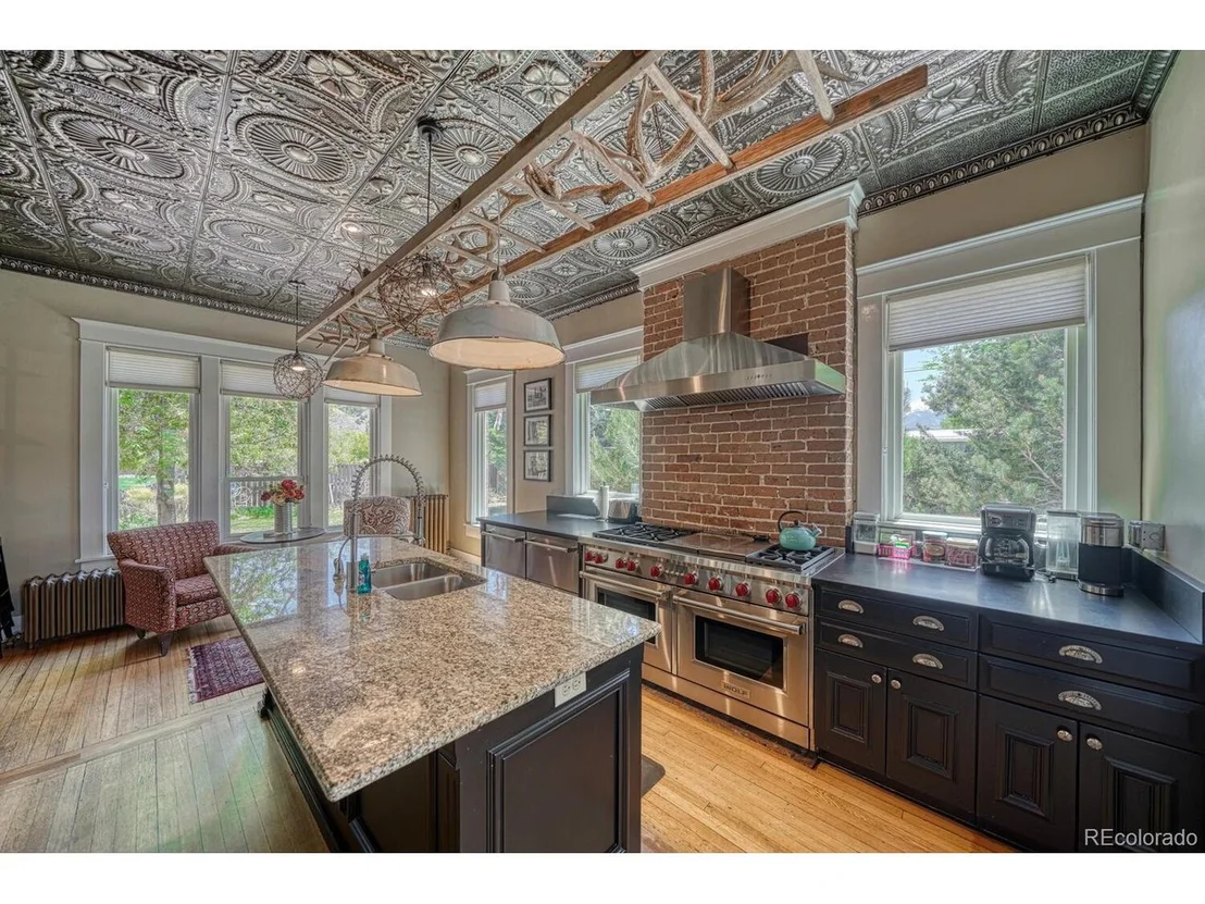 Photo of 403 Scott St
