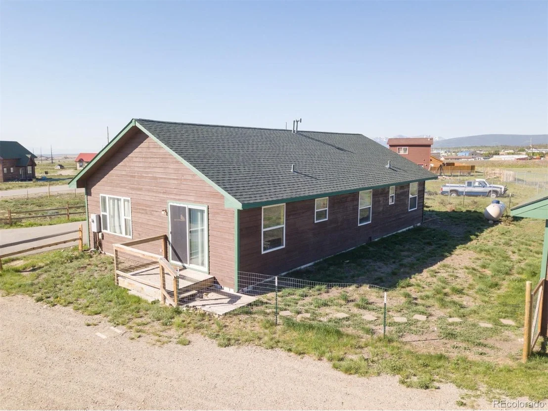 Photo of 1205 Meadow Dr