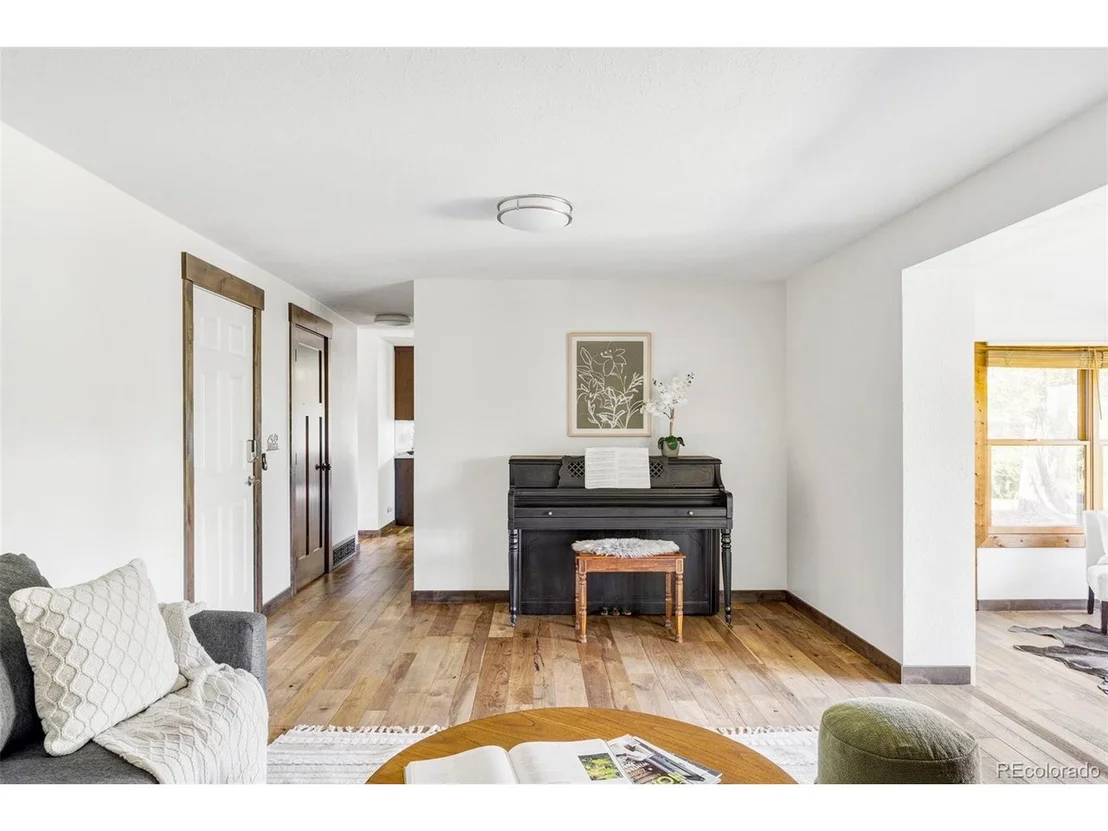 Photo of 365 Seminole Dr