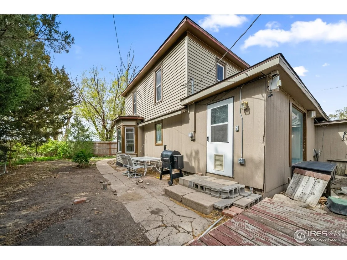 Photo of 213 W 3rd Ave