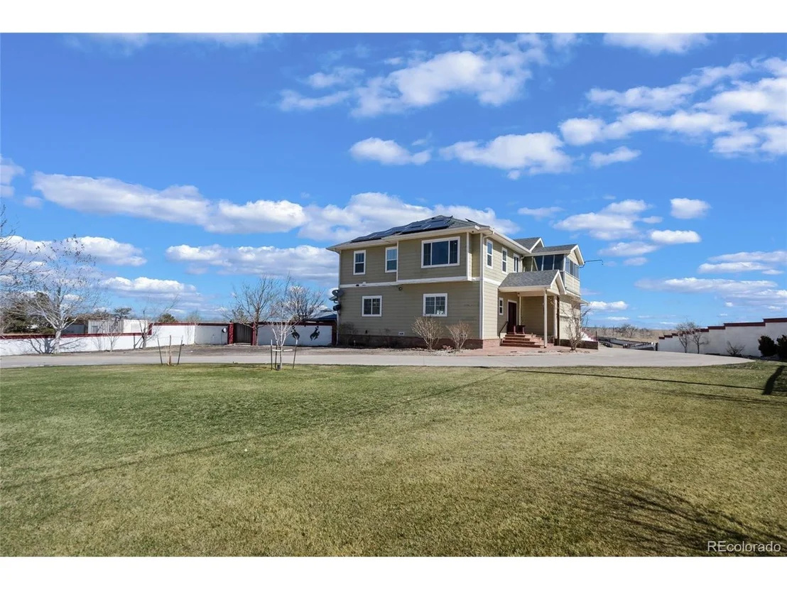 Photo of 21151 E Highway 30