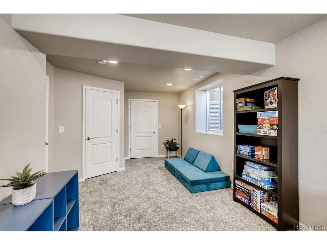 Photo of 5675 Vine Ave