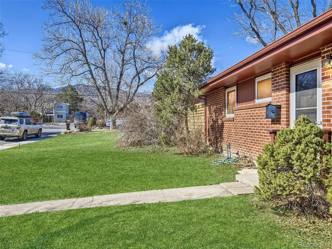 Photo of 2081 Evergreen Ave