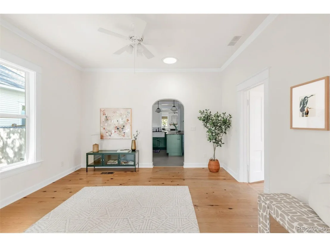 Photo of 539 Baker St