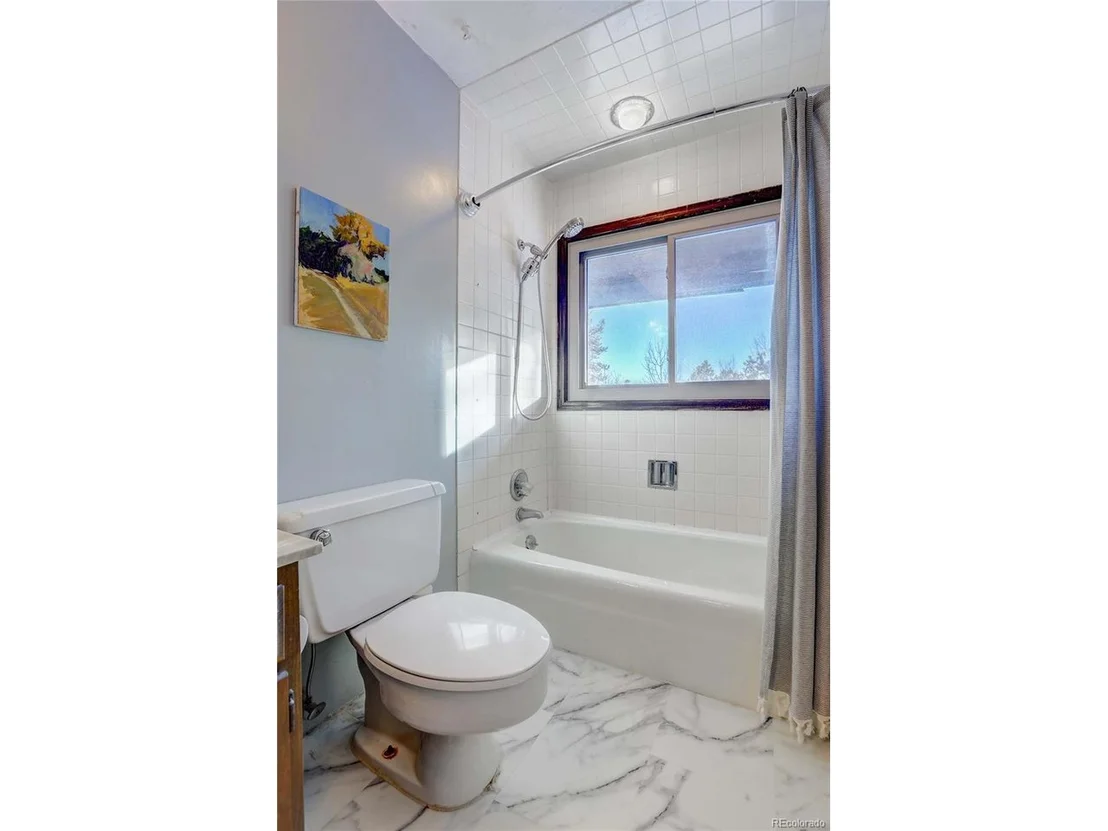 Photo of 155 Pinon Cir