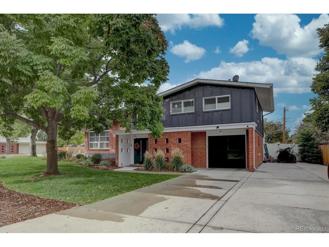 Photo of 7881 S Kit Carson Dr