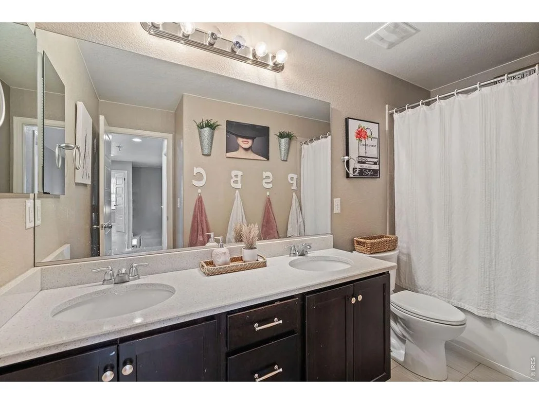 Photo of 5058 Thistle Dr