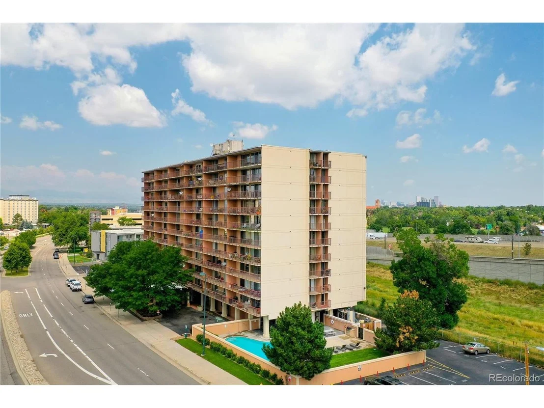 Photo of Unit 511 at 2225 Buchtel Blvd