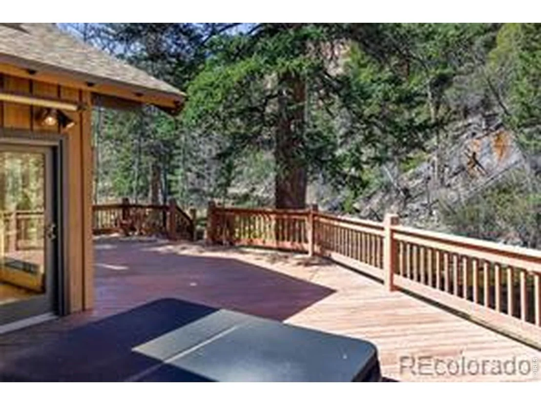 Photo of 746 Riverside Dr