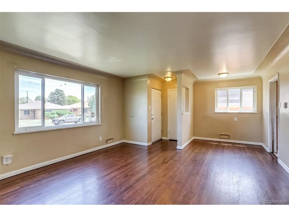 Photo of 3685 Jasmine St