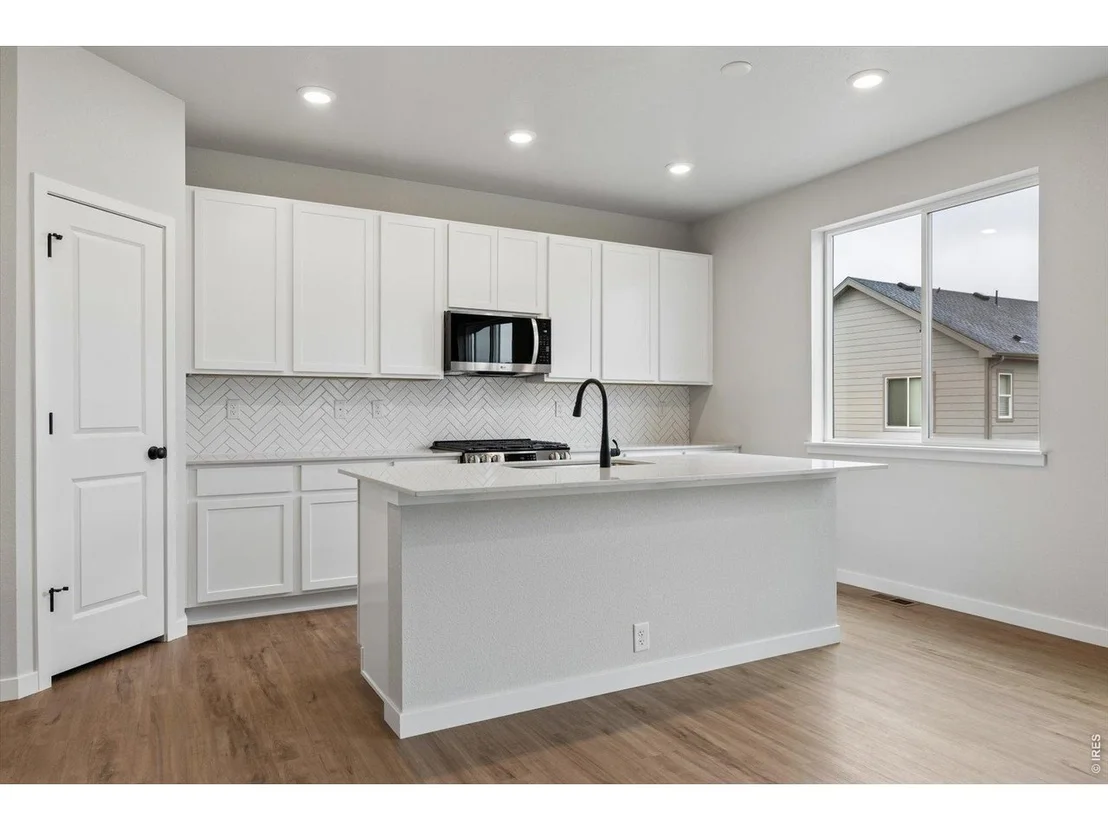 Photo of 807 Kettlepond Way