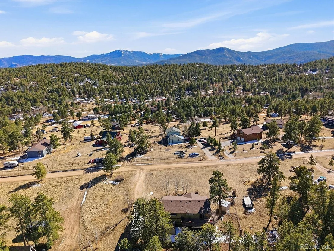 Photo of 399 Conifer Dr