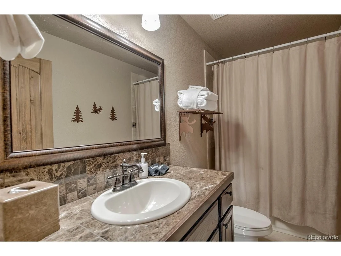 Photo of 790 Mountain View Dr
