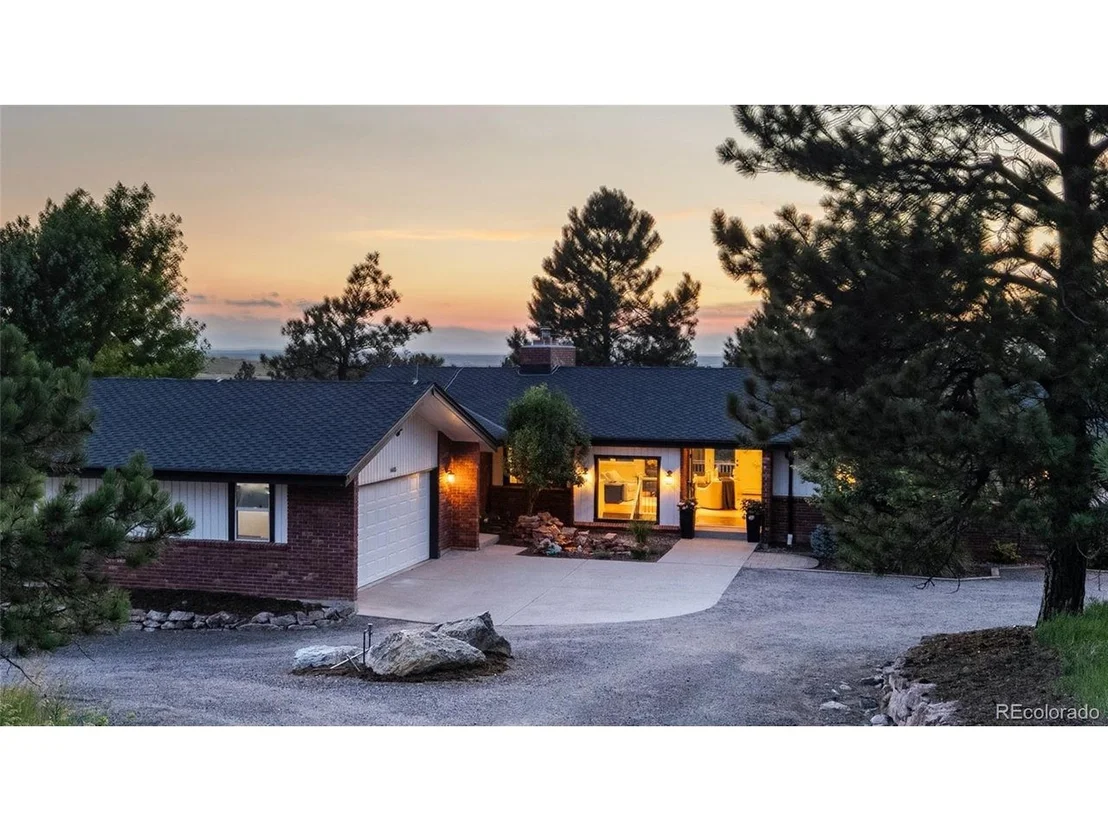 Photo of 6685 Chalet Cir