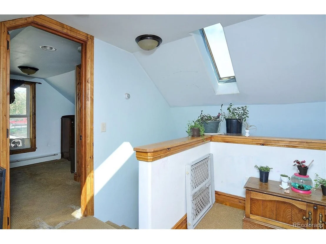Photo of 612 W 3rd St