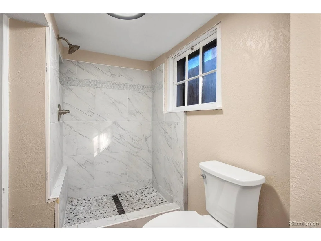 Photo of 921 12th Ave