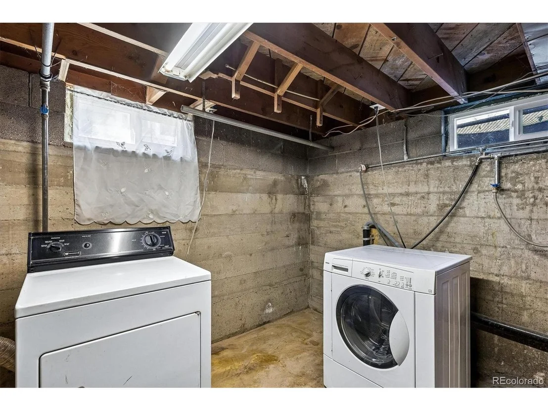 Photo of 323 Irving St