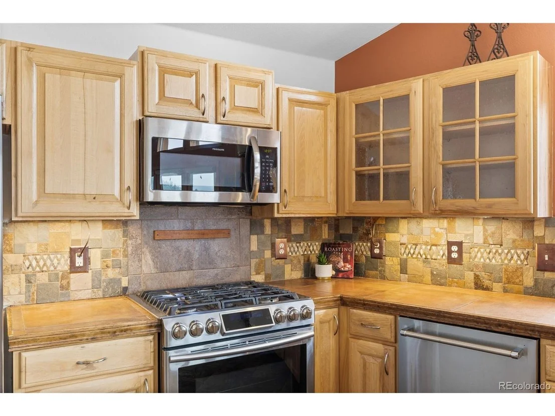 Photo of 745 N Pine Dr