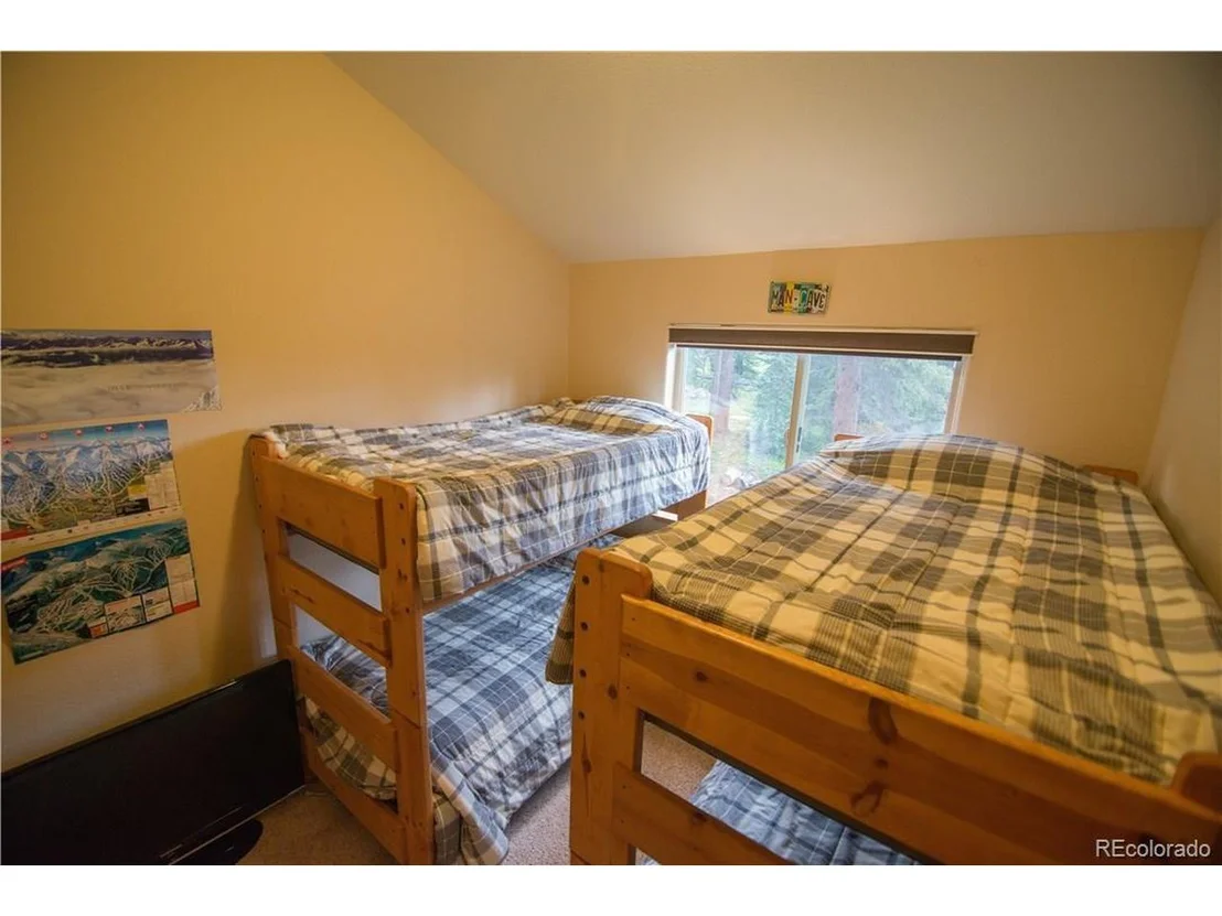 Photo of 765 Mountain View Dr