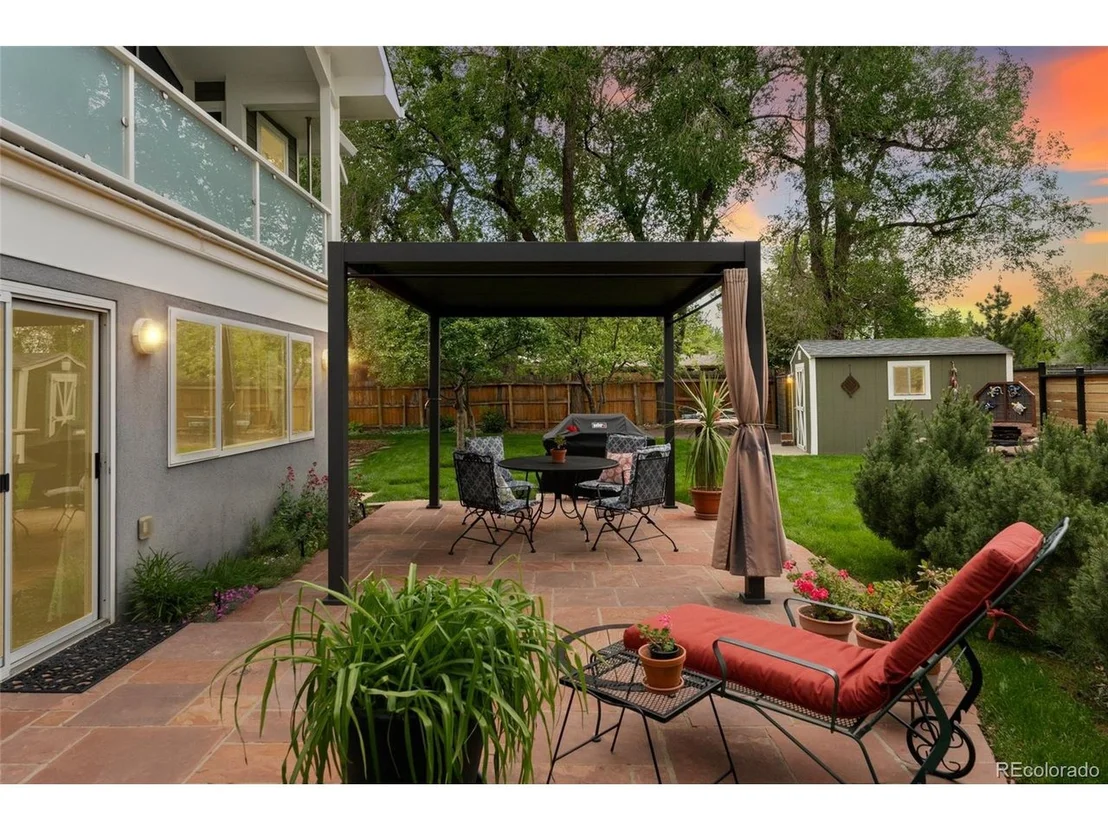 Photo of 831 Crescent Dr