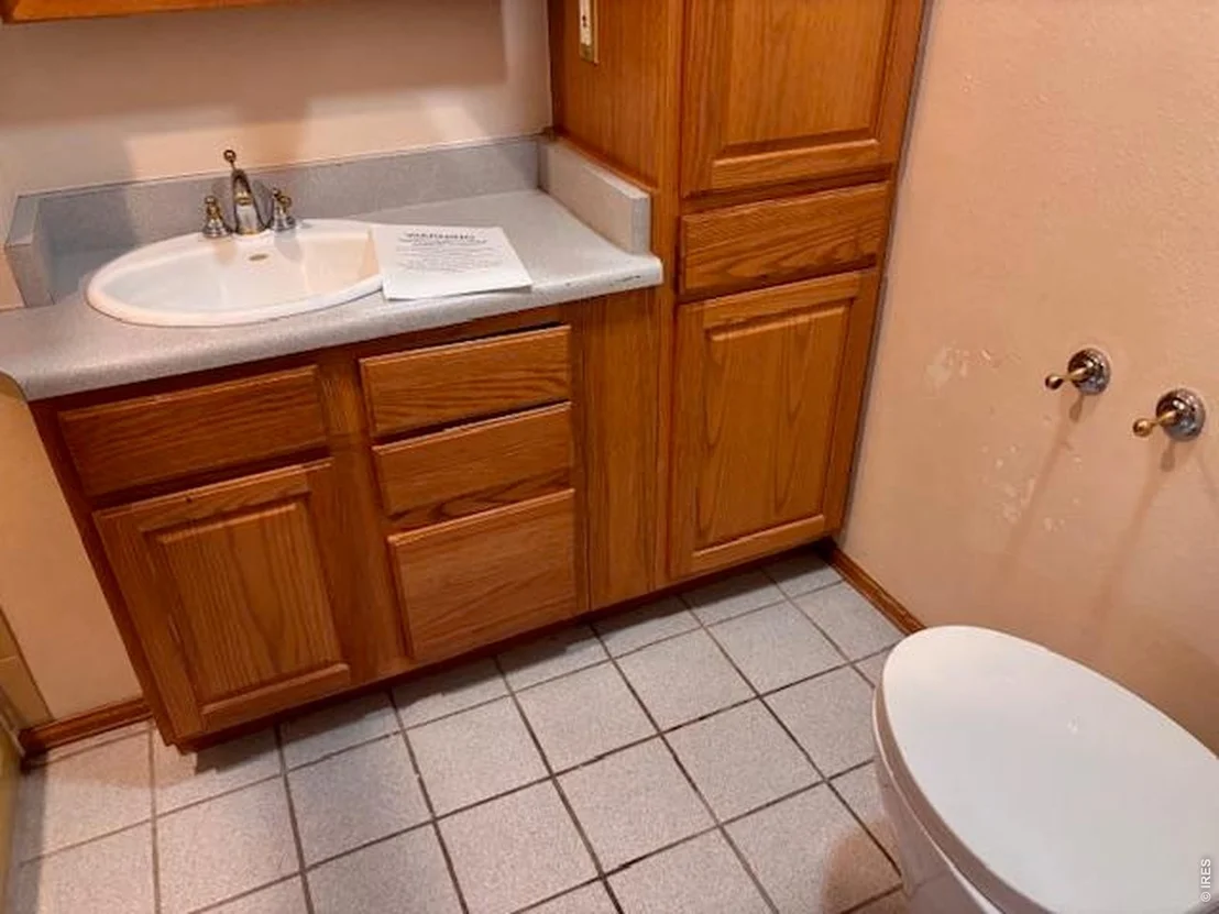 Photo of 3331 Lakeview Cir