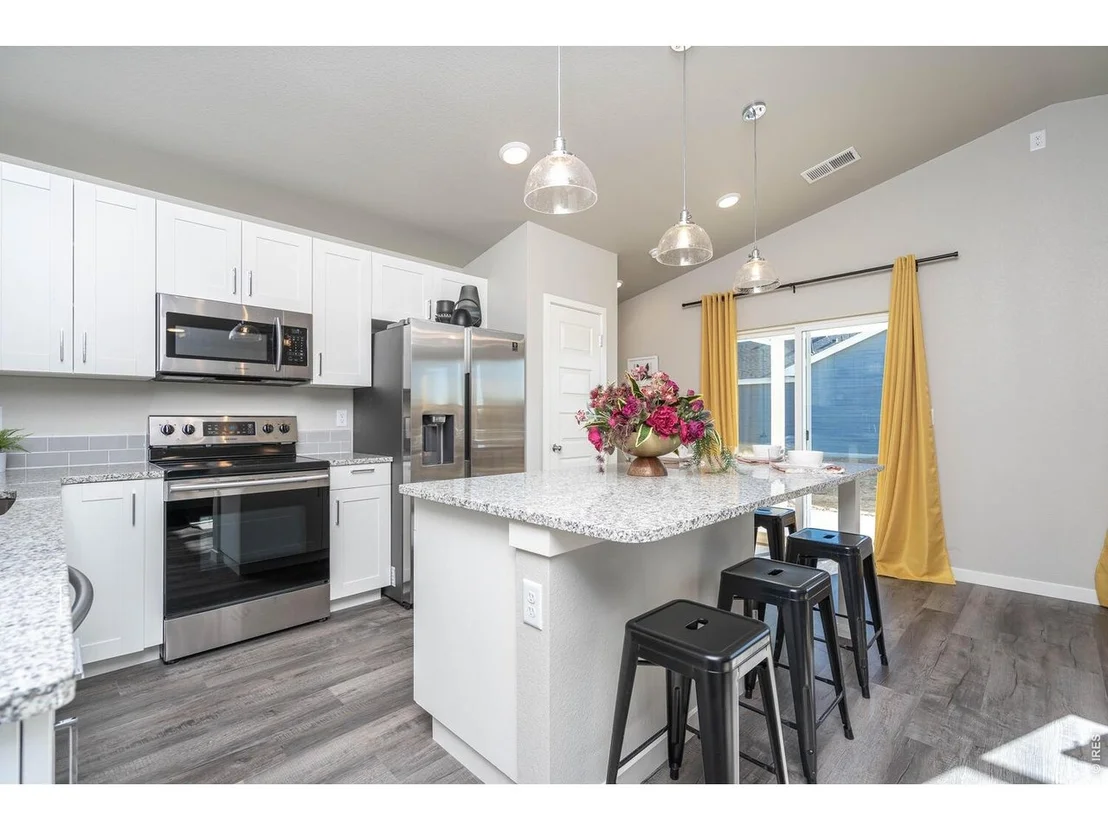 Photo of 611 85th Ave