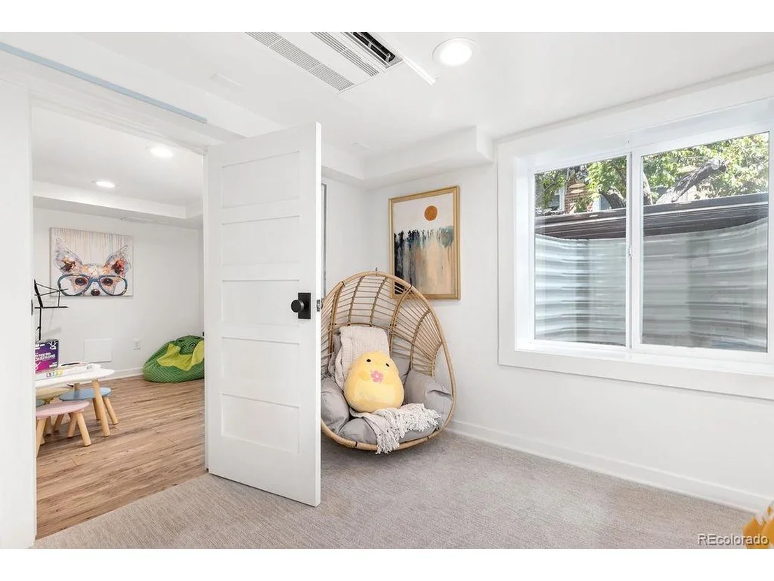 Photo of 3036 W 40th Ave