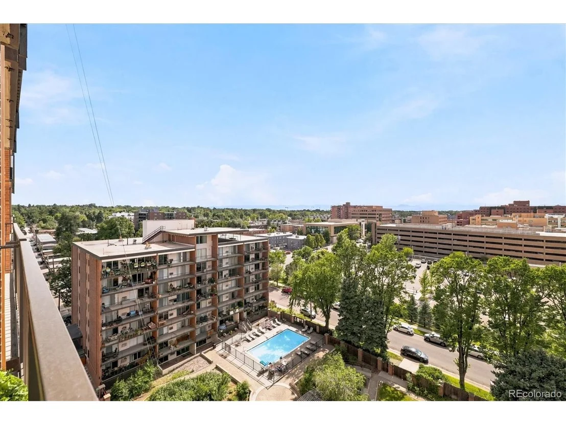 Photo of Unit 1007 at 955 Eudora St