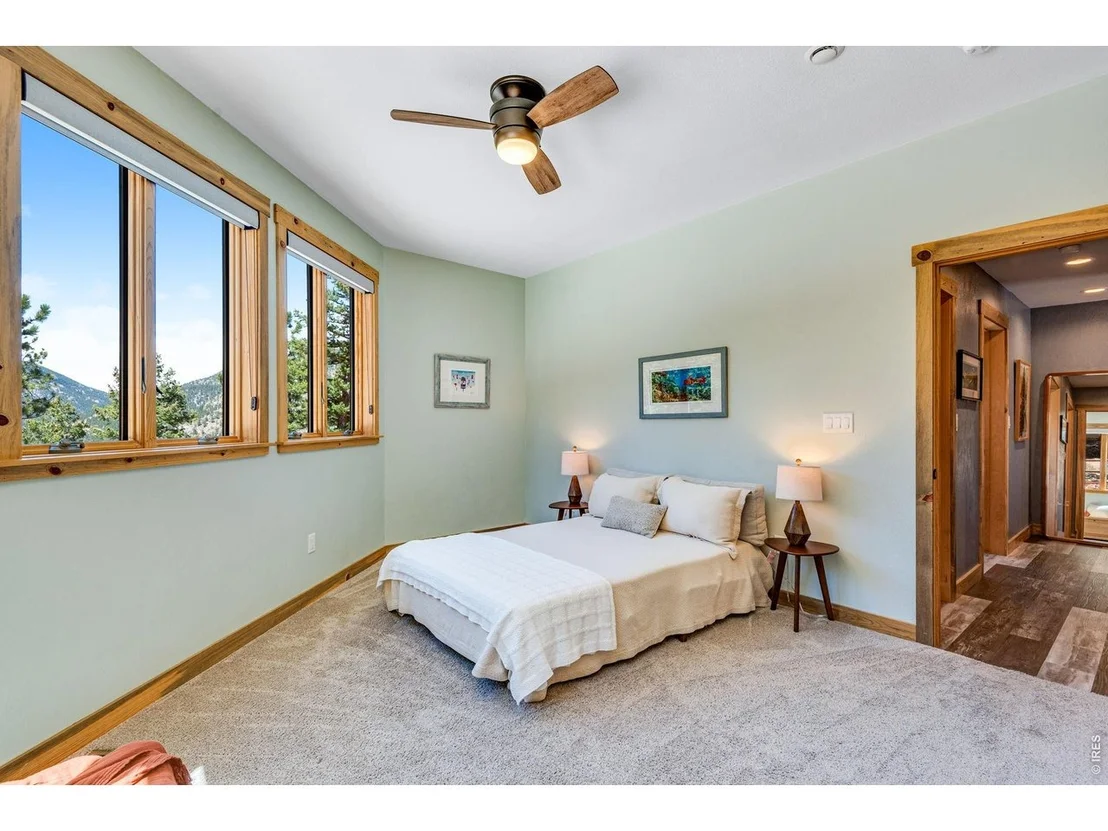 Photo of 80 Lookout Dr