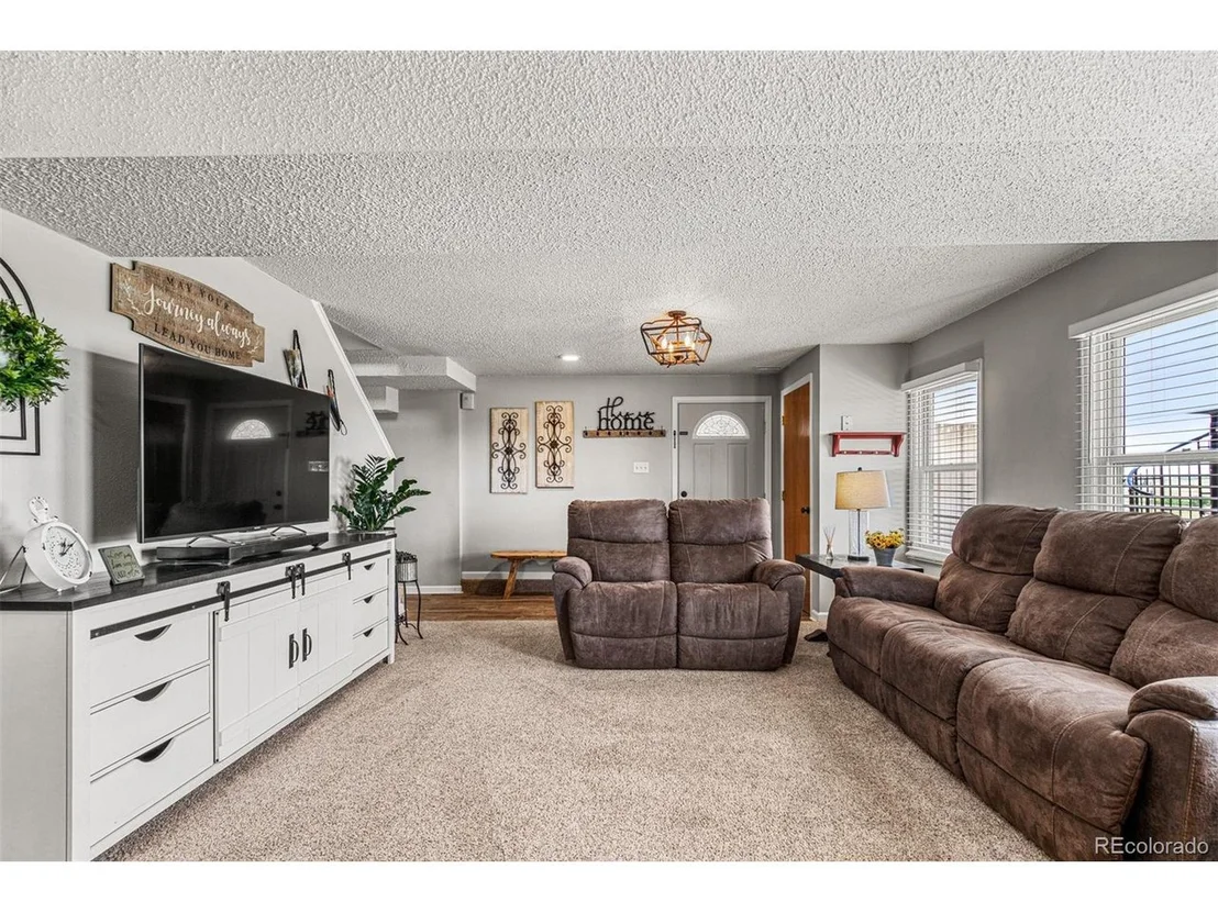Photo of 940 Pinewicket Way