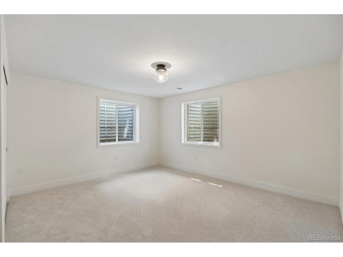 Photo of 5325 Pinehurst Dr