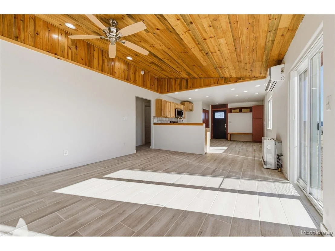 Photo of 1863 16th Trl