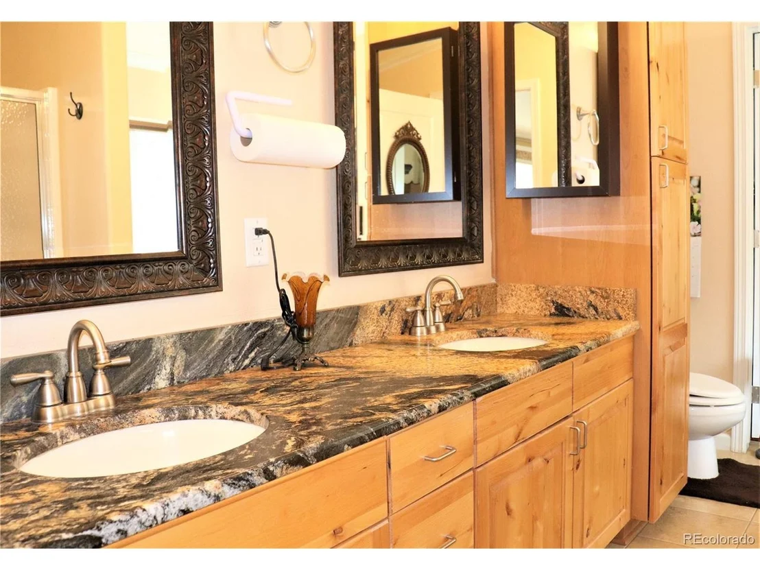 Photo of 1553 Bridle Path
