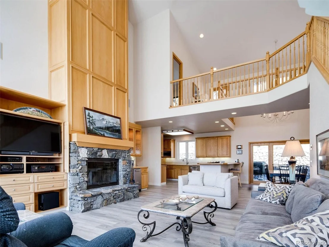 Photo of 180 Nuthatch Rd